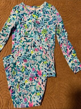 Like new! Lilly Pulitzer Blue, Pink, Green Tropical Print pajama set. Snug fit